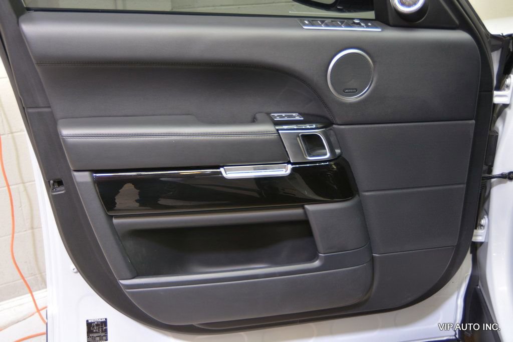 Used 2016 Land Rover Range Rover HSE image 7