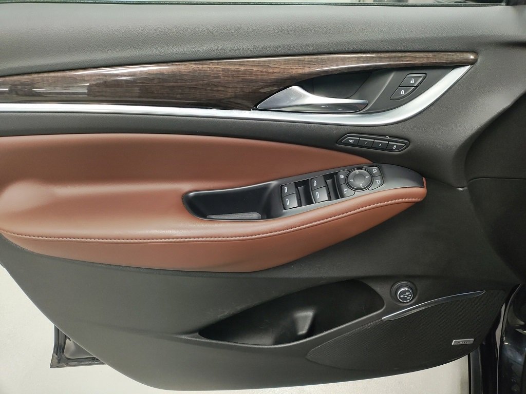 Used 2021 Buick Enclave Avenir w/ Avenir Technology Package image 25