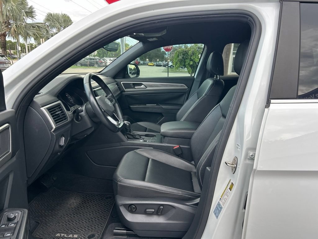 Used 2020 Volkswagen Atlas Cross Sport SE FWD image 15