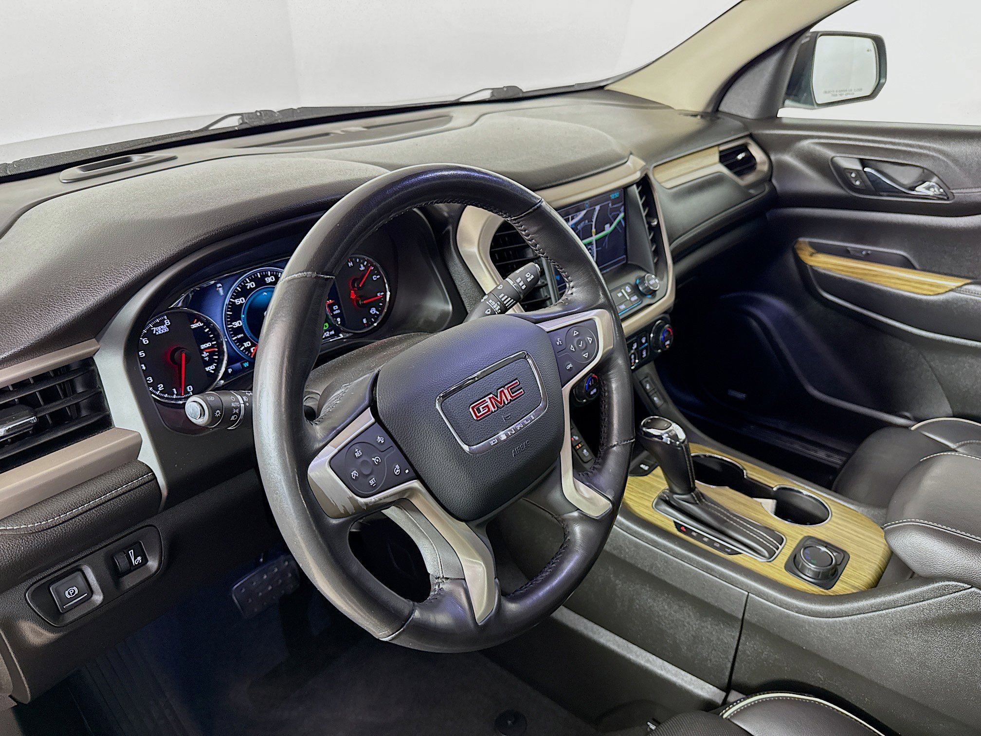Used 2019 GMC Acadia Denali image 8