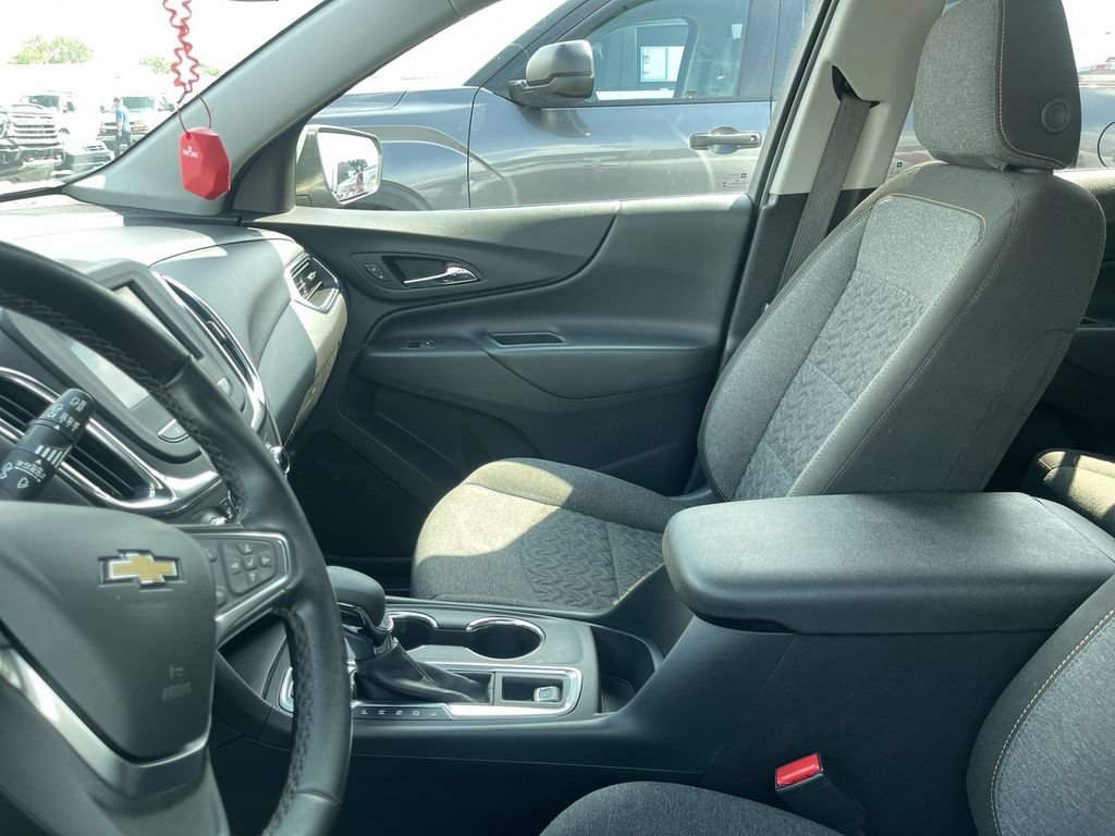 Used 2024 Chevrolet Equinox LT AWD/4WD image 3