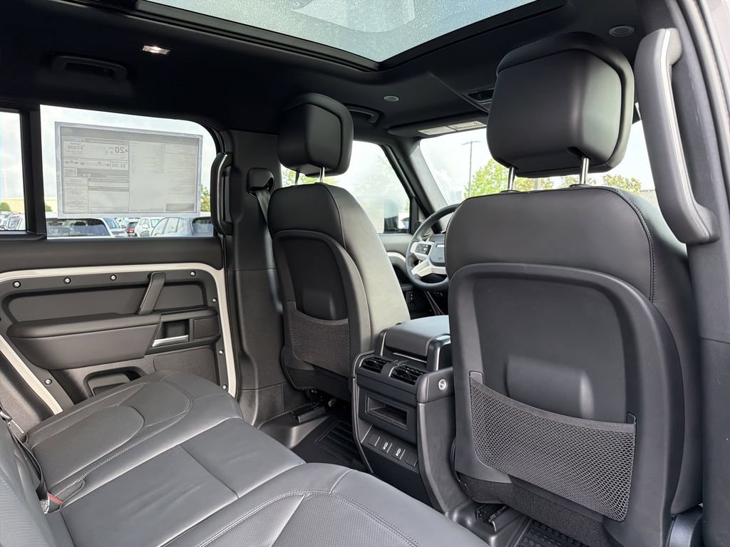 New 2026 Land Rover Defender 110 X-Dynamic SE AWD/4WD image 15