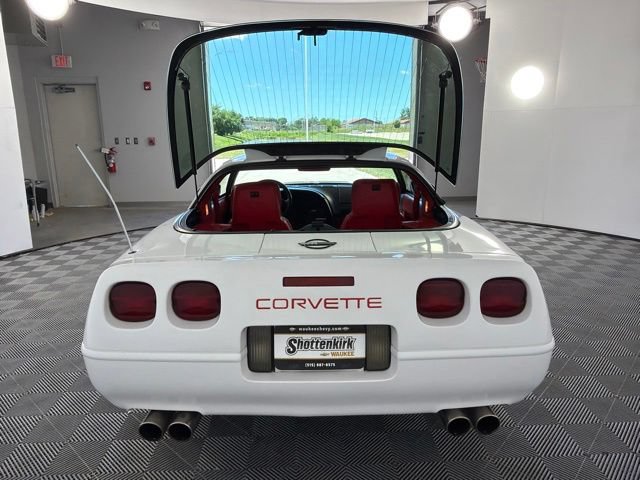 Used 1993 Chevrolet Corvette Coupe RWD image 25