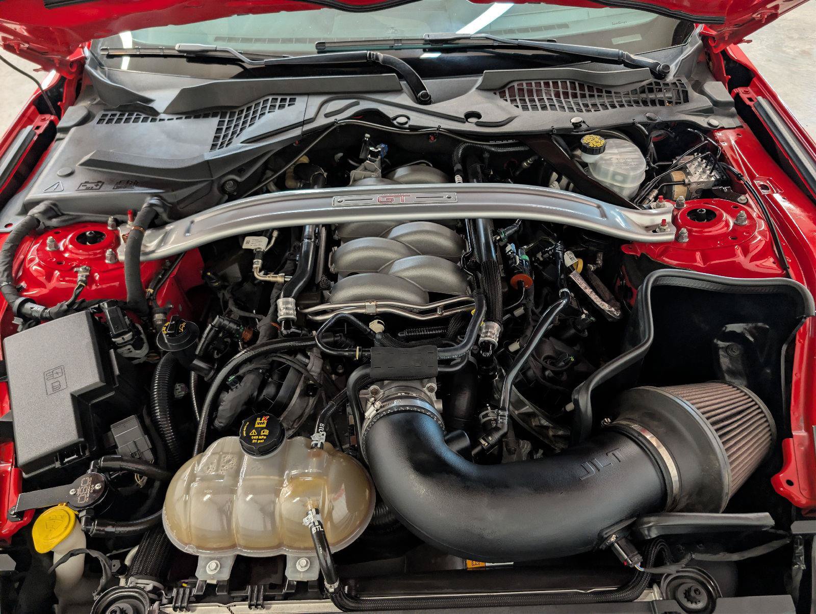 Used 2018 Ford Mustang GT Premium w/ GT Performance Package RWD image 27