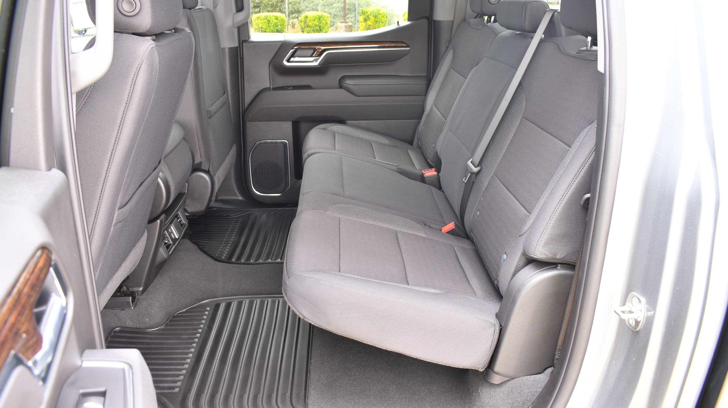 New 2026 GMC Sierra 1500 SLE image 24