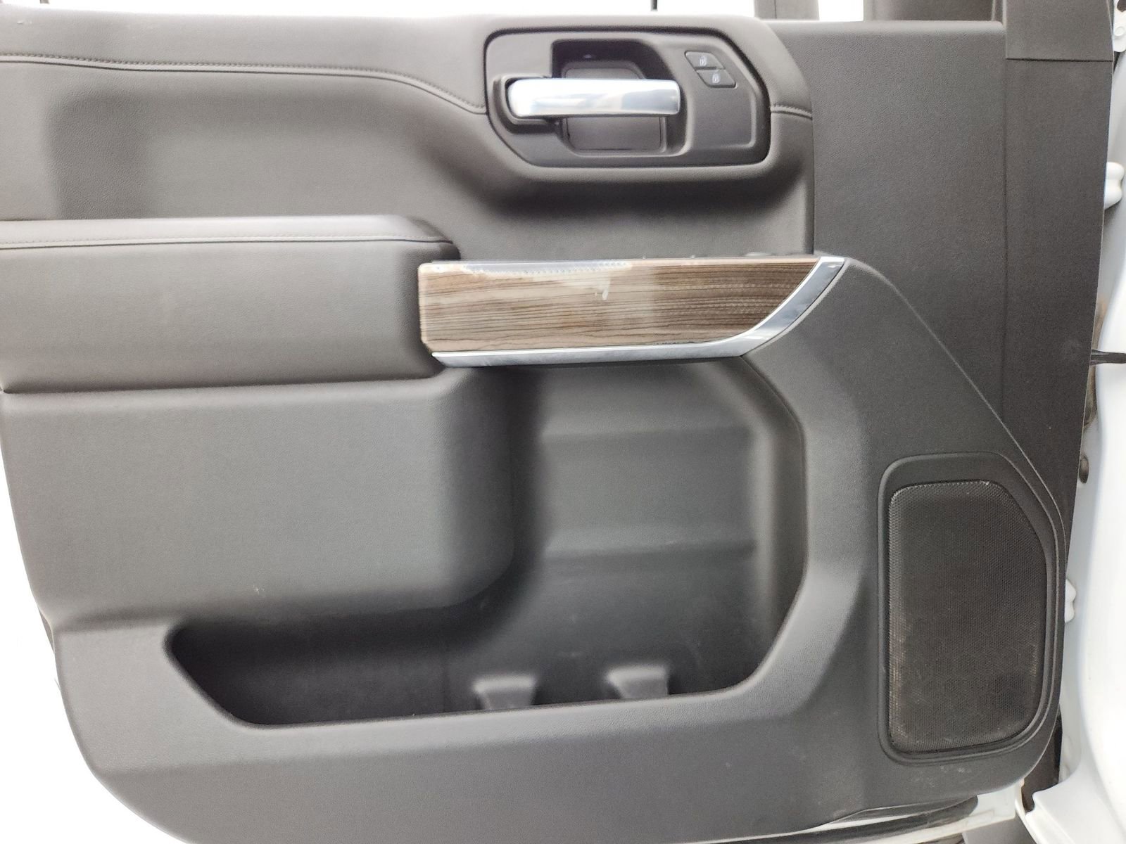 Used 2021 Chevrolet Silverado 2500 LT w/ Convenience Package image 11