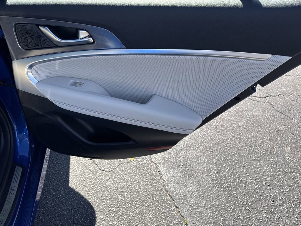 Used 2025 Genesis G70 2.5T w/ Sport Prestige Package image 16