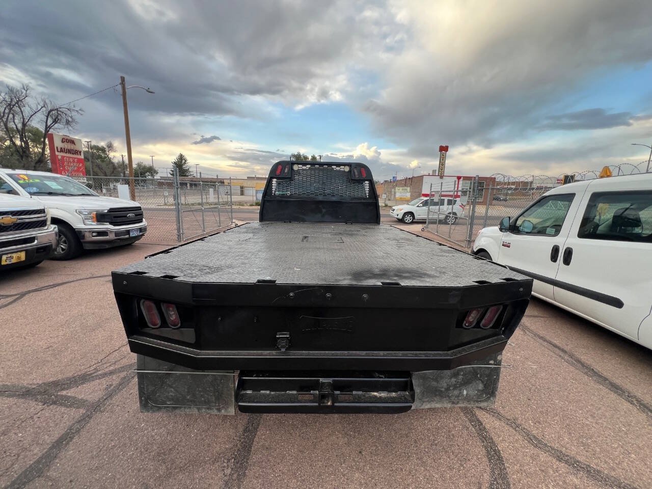 Used 2017 Ford F550 4x4 Crew Cab Super Duty image 4
