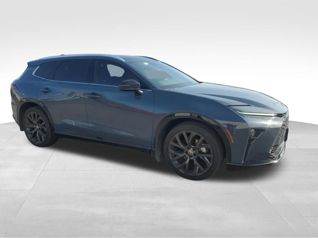 Used 2025 Toyota Crown Signia w/ Advanced Technology Package image 10