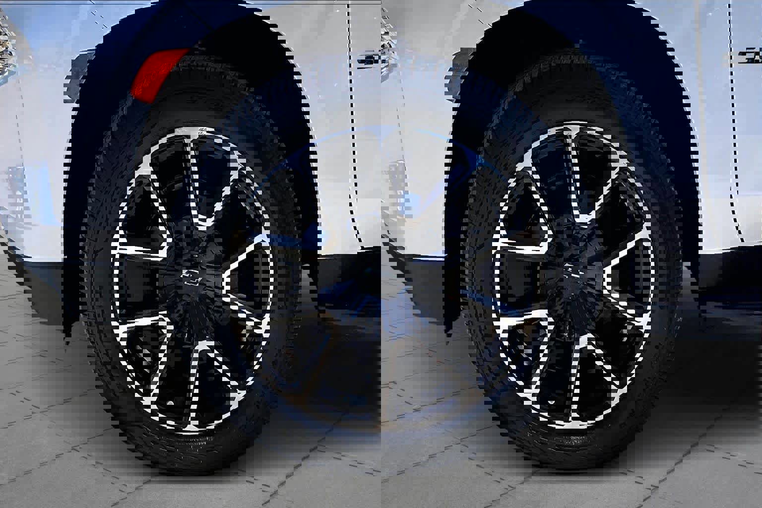 Used 2021 Chevrolet Suburban RST w/ Luxury Package image 11