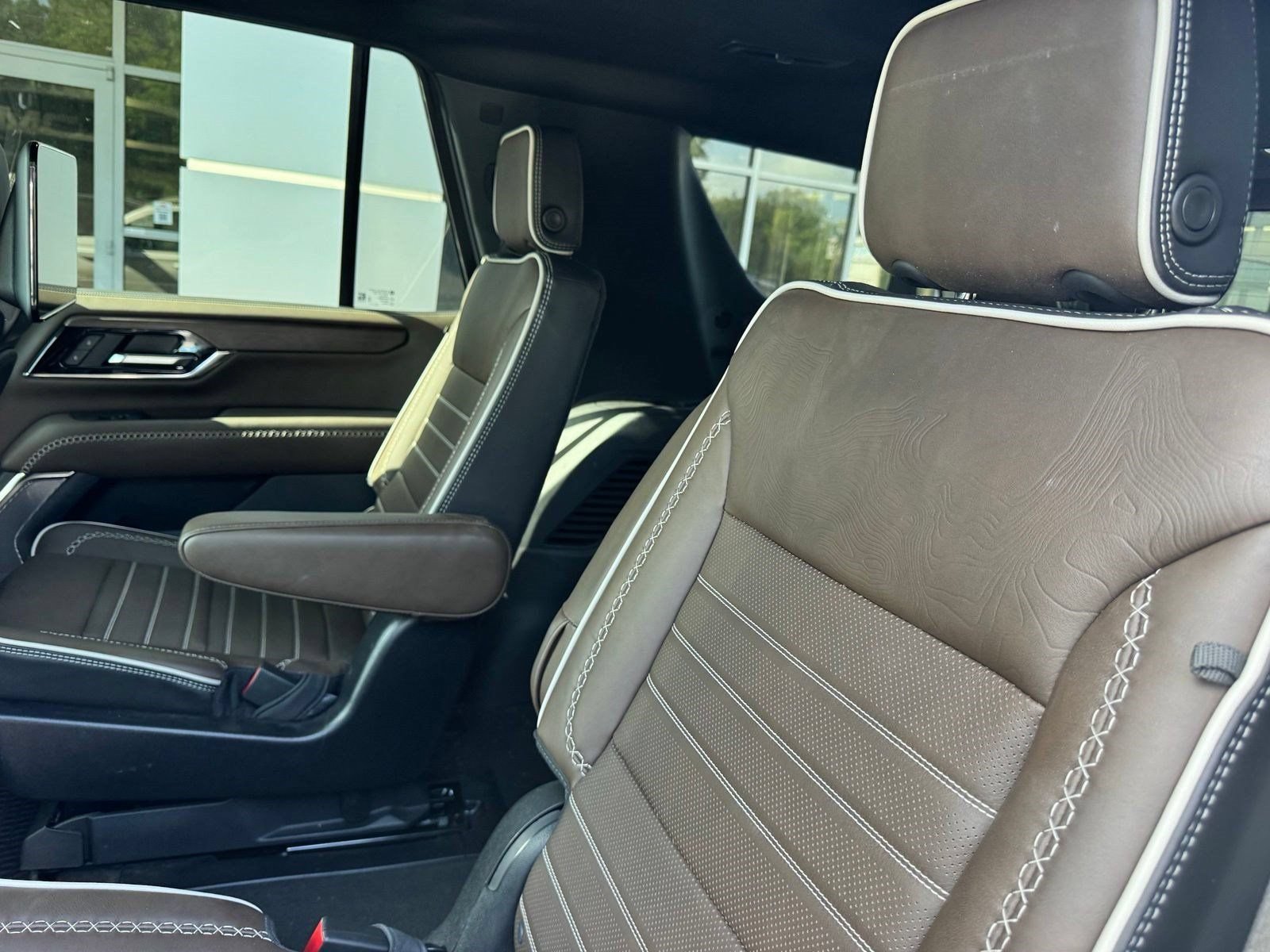 Certified 2025 GMC Yukon Denali Ultimate AWD/4WD image 25