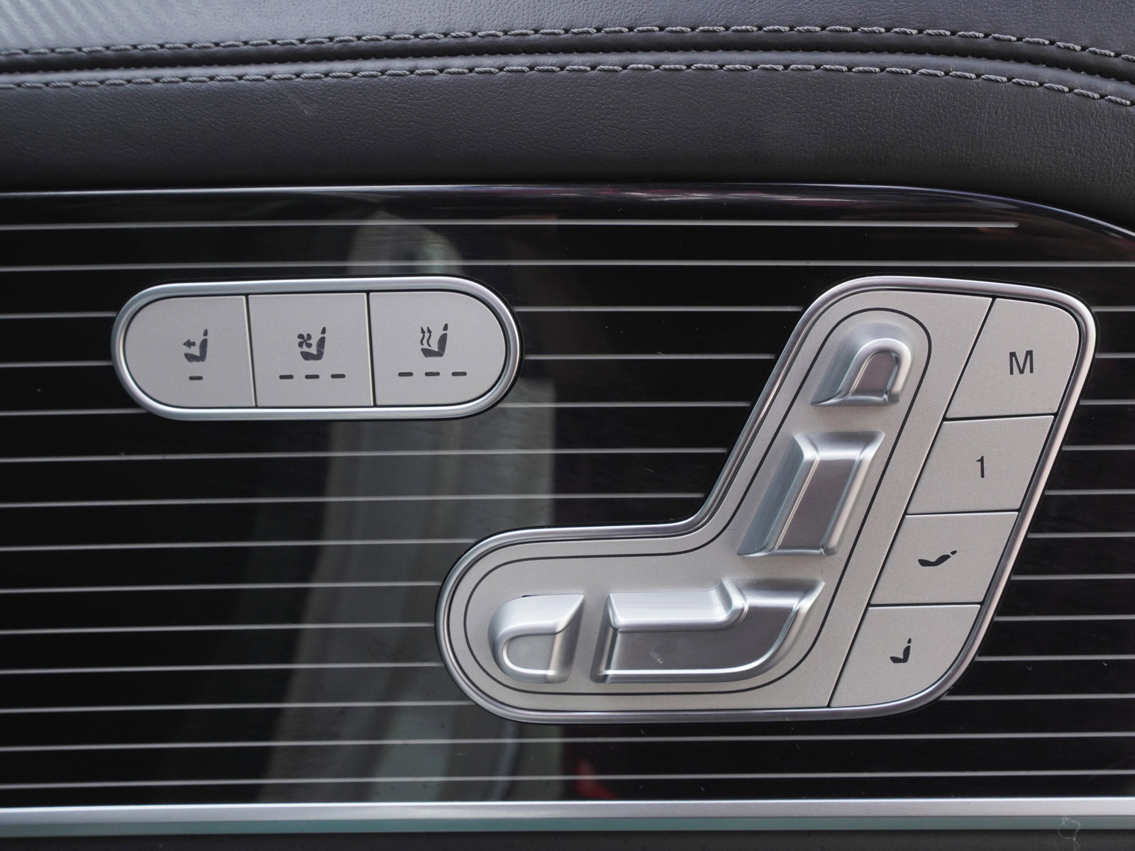 Used 2023 Mercedes-Benz Maybach GLS 600 4MATIC image 15