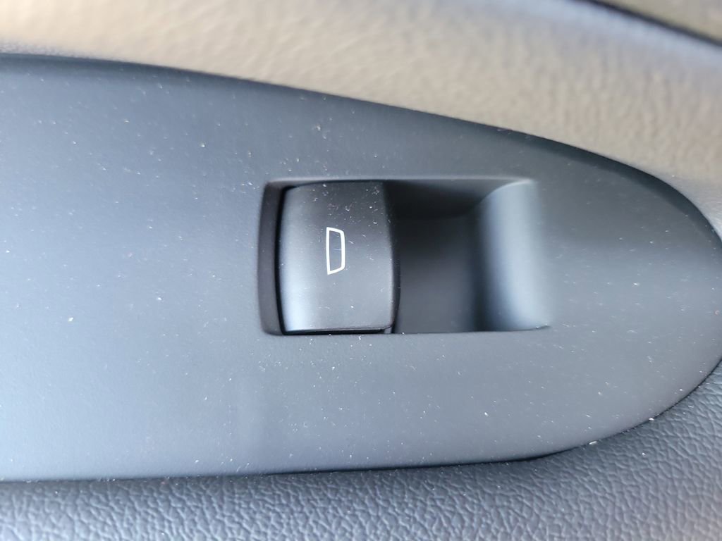 Used 2025 Chevrolet Blazer EV LT w/ Midnight/Sport Edition image 15