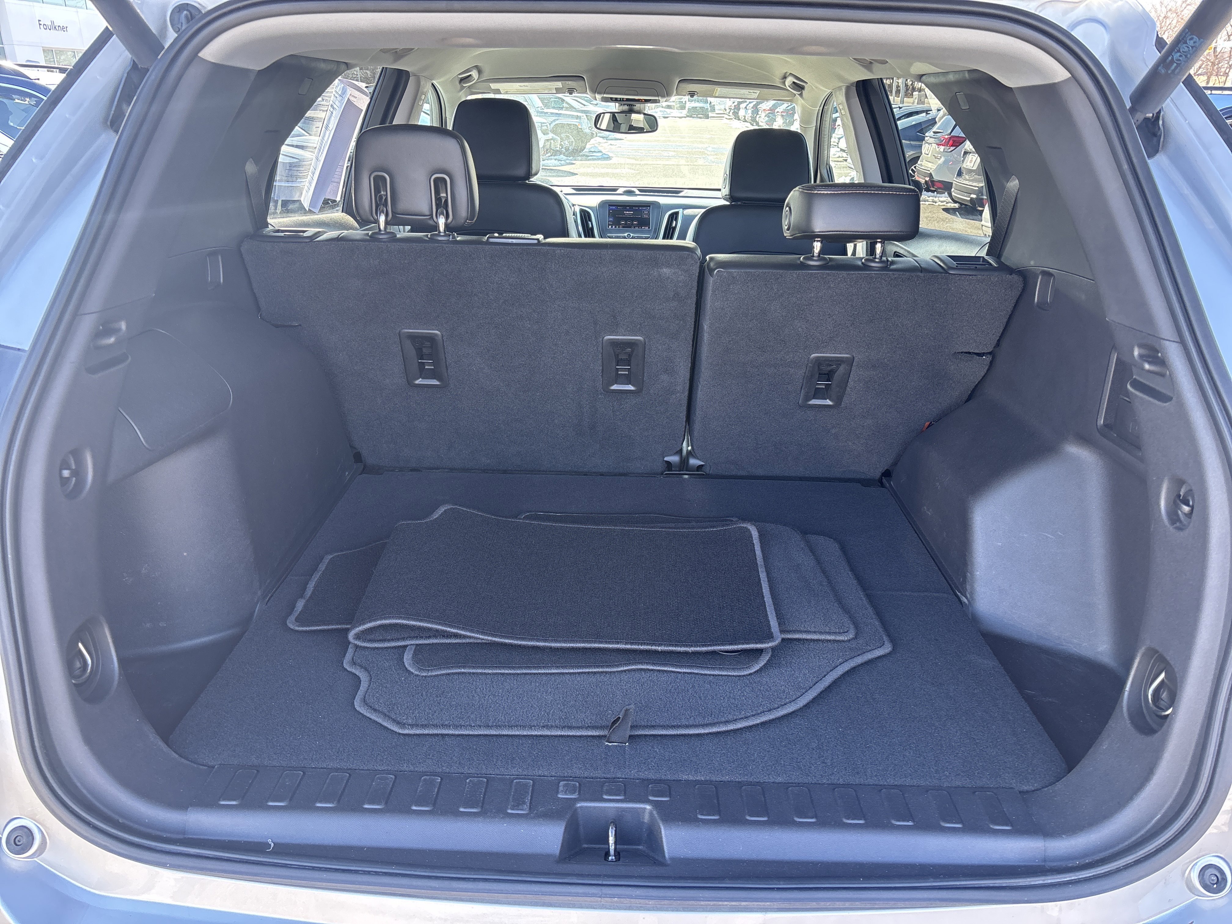 Used 2020 Chevrolet Equinox LT w/ Sport Edition image 6