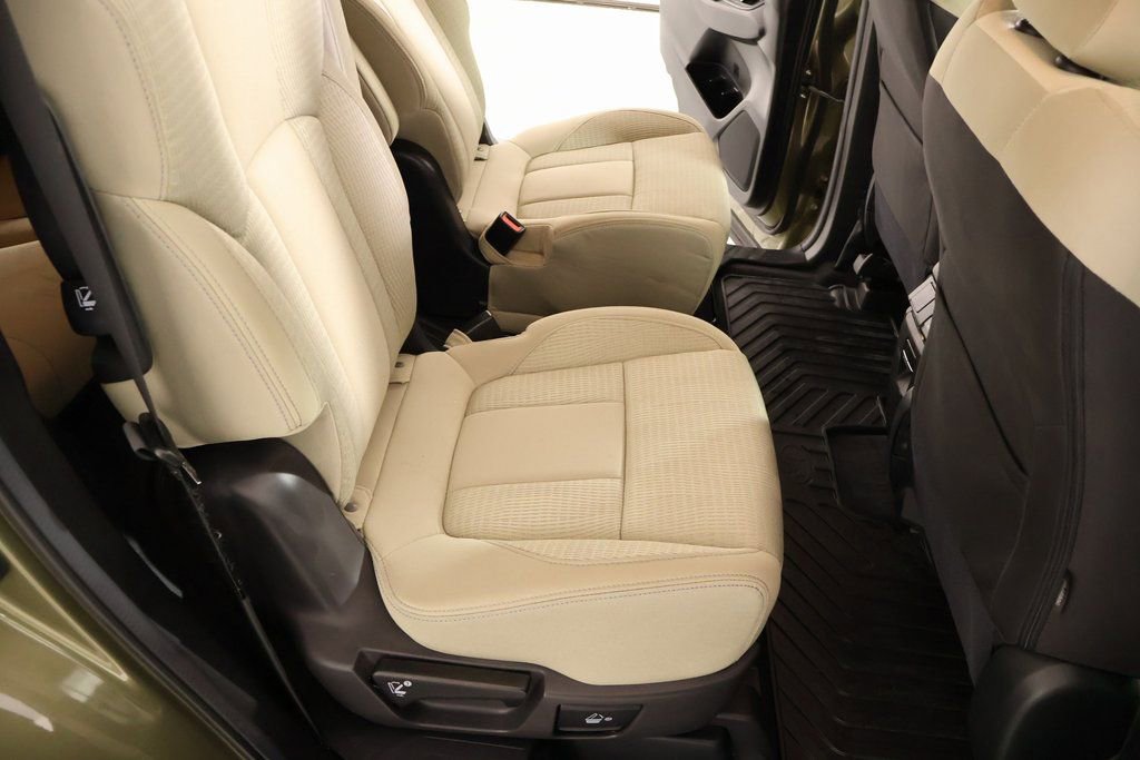 Used 2024 Subaru Ascent Premium w/ Convenience Package image 15