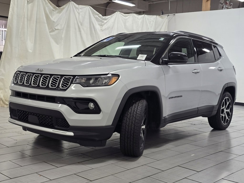 Used 2024 Jeep Compass Limited image 12