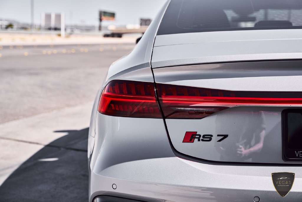 Used 2025 Audi RS 7 Performance AWD/4WD image 10