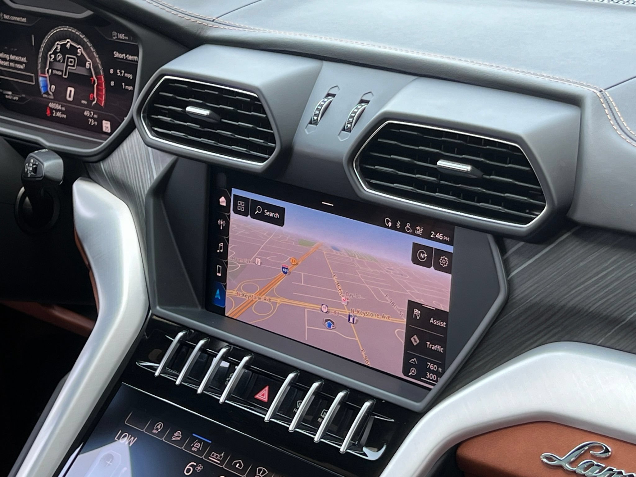 Used 2019 Lamborghini Urus AWD/4WD image 39