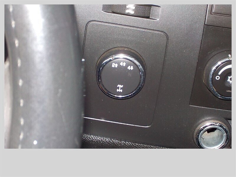 Used 2011 Chevrolet Silverado 2500 LT AWD/4WD image 24