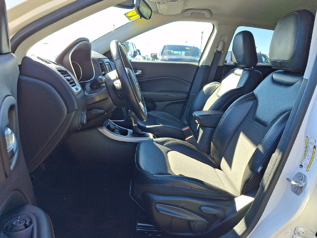 Used 2018 Jeep Compass Latitude AWD/4WD image 13