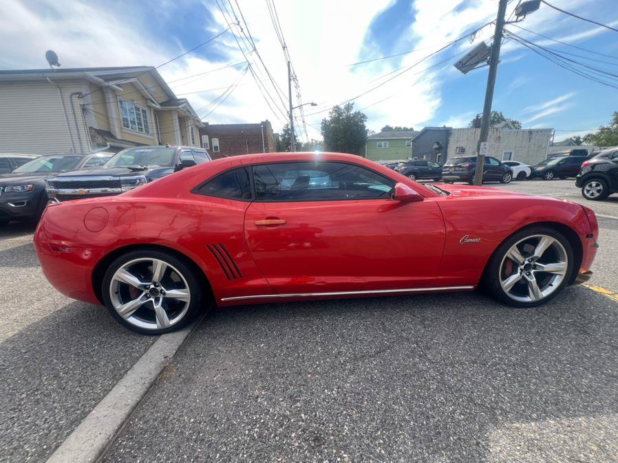 Used 2010 Chevrolet Camaro SS RWD image 4