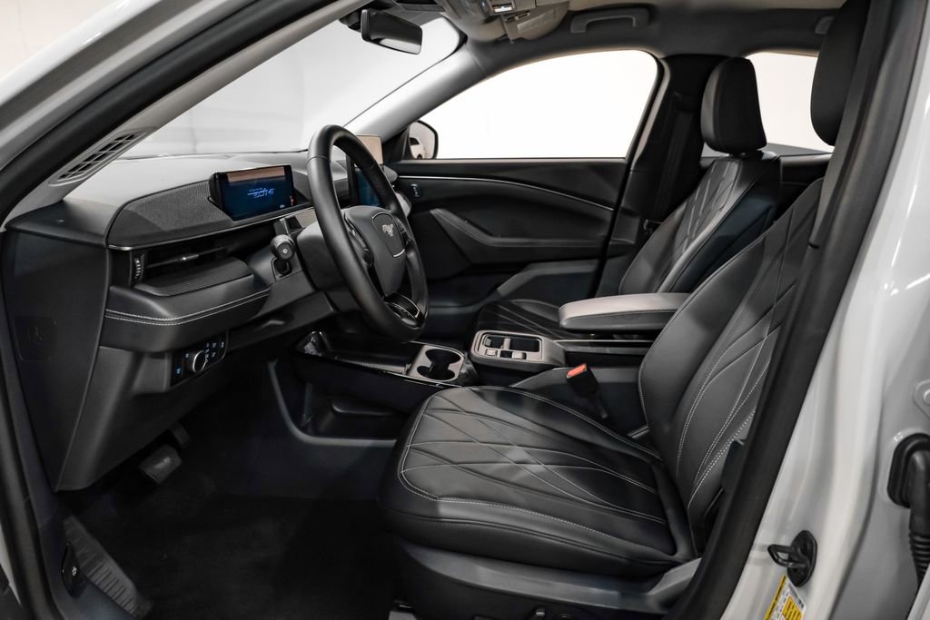 Used 2025 Ford Mustang Mach-E Select RWD image 4