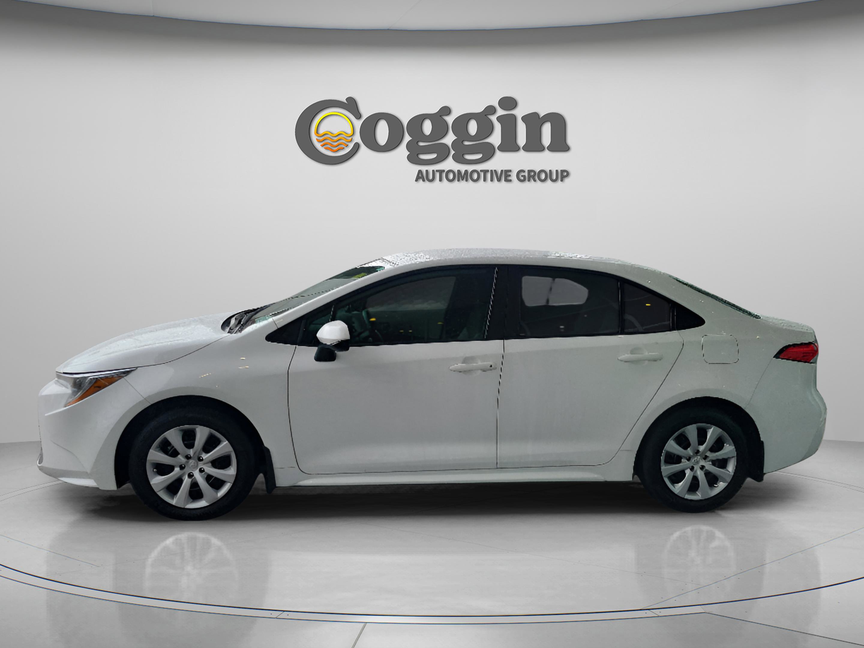 Certified 2022 Toyota Corolla LE image 2