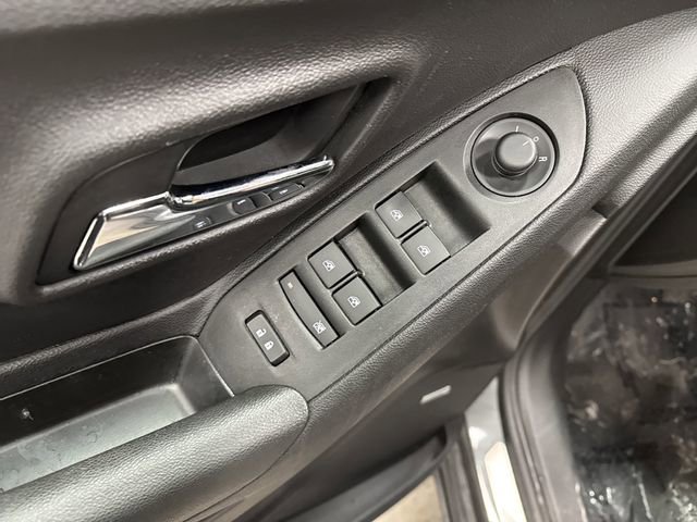 Used 2020 Chevrolet Trax Premier image 27