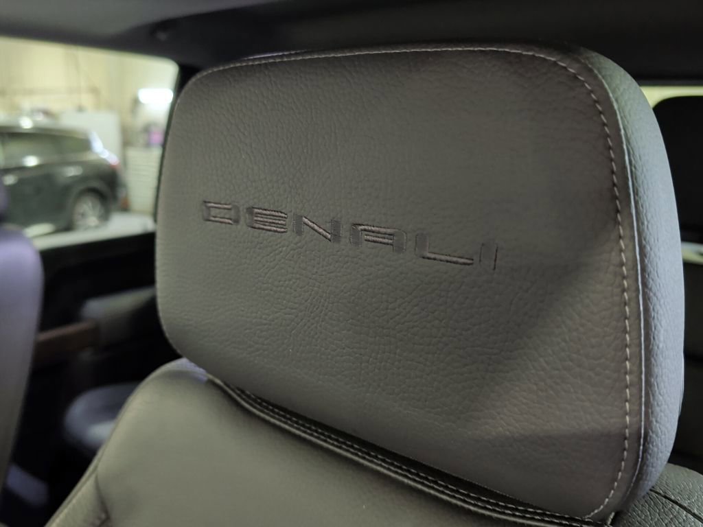 Used 2022 GMC Sierra 3500 Denali w/ Denali Ultimate Package image 13