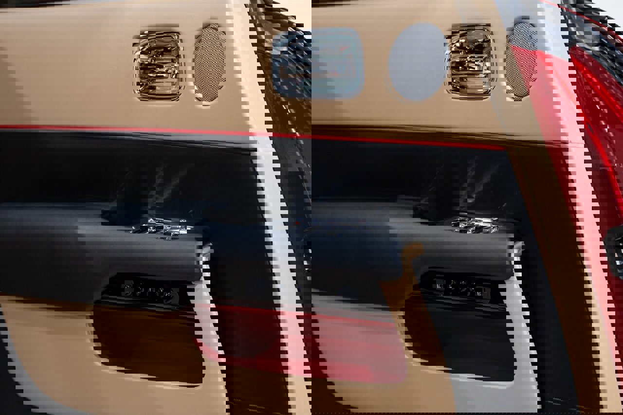 Used 2019 Rolls-Royce Wraith image 24