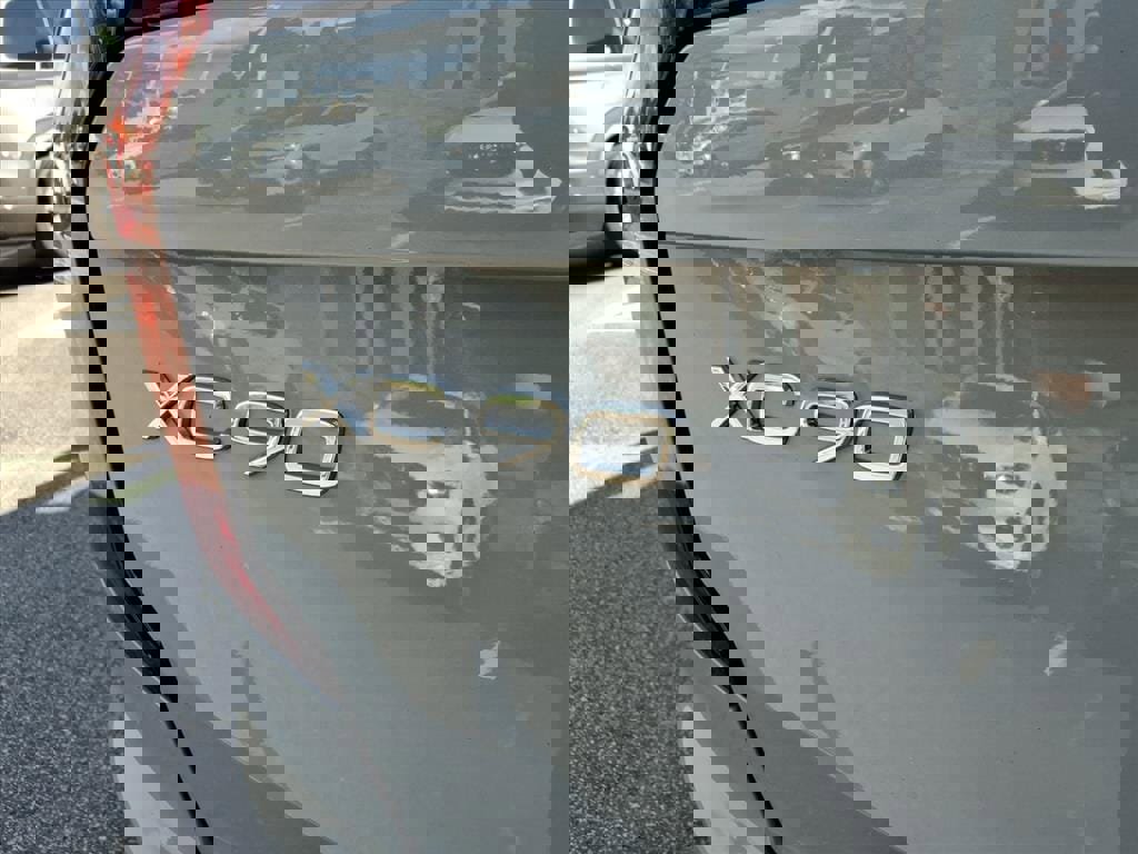 New 2026 Volvo XC90 B6 Plus w/ Protection Package Premier image 5