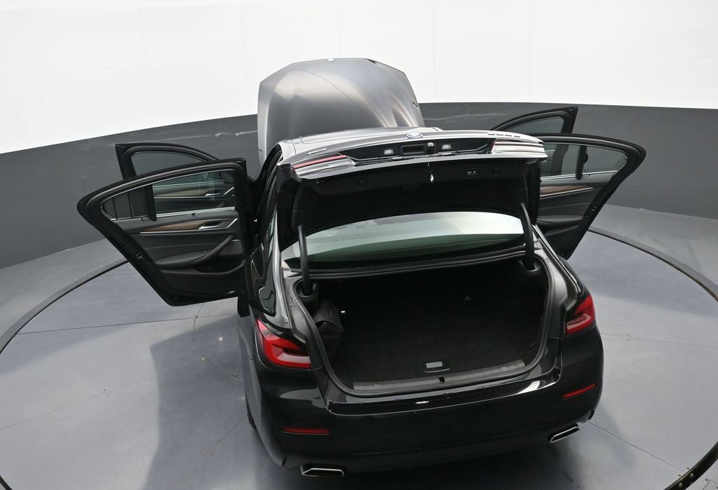 Used 2023 BMW 530e xDrive w/ Executive Package image 43