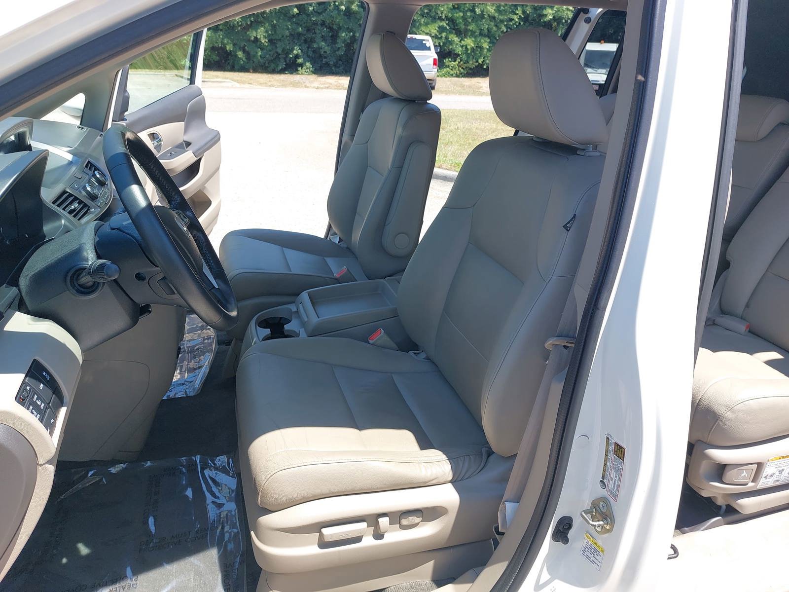 Used 2016 Honda Odyssey Touring Elite image 17