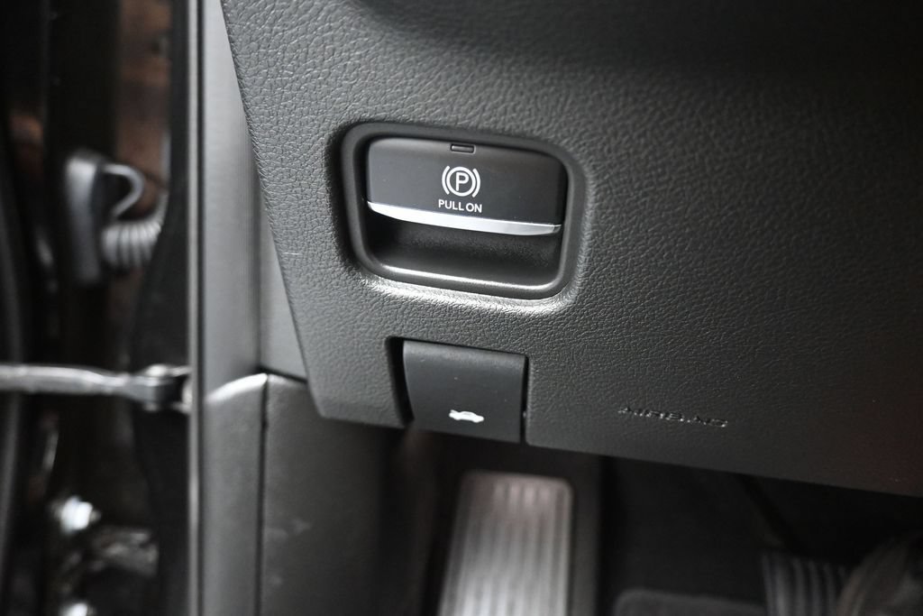 Used 2025 Jeep Grand Cherokee L Altitude AWD/4WD image 30