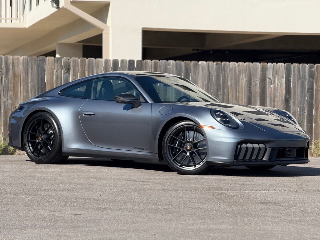 Certified 2025 Porsche 911 Carrera GTS image 2