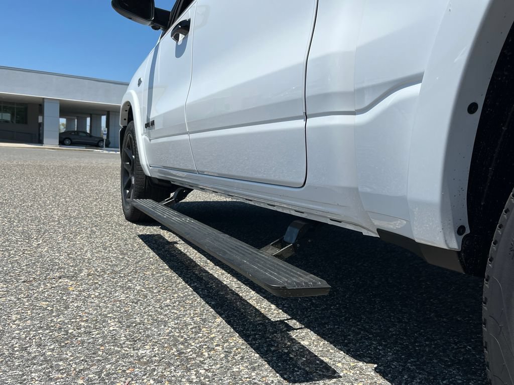New 2026 RAM 1500 Laramie AWD/4WD image 40