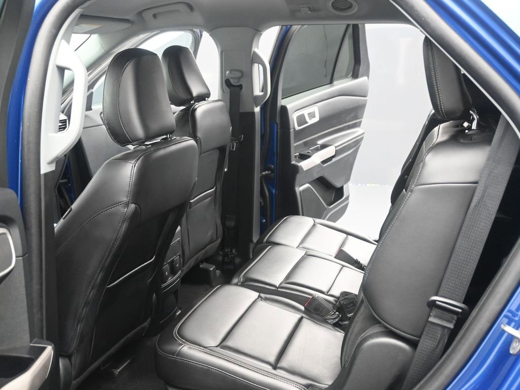 Used 2023 Ford Explorer XLT w/ Equipment Group 202A image 17