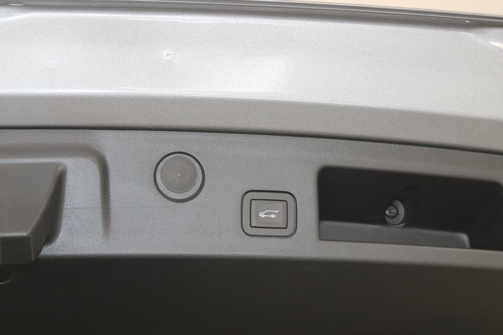 Used 2026 Chevrolet Equinox RS FWD image 27