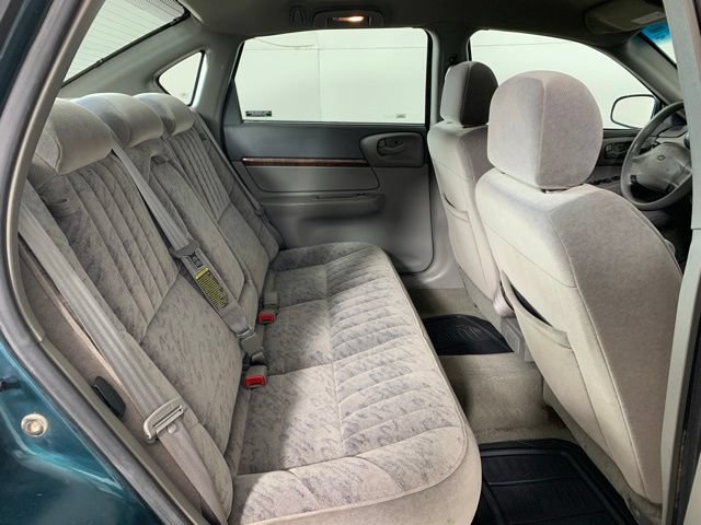 Used 2000 Chevrolet Impala w/ Preferred Equipment Group FWD image 23