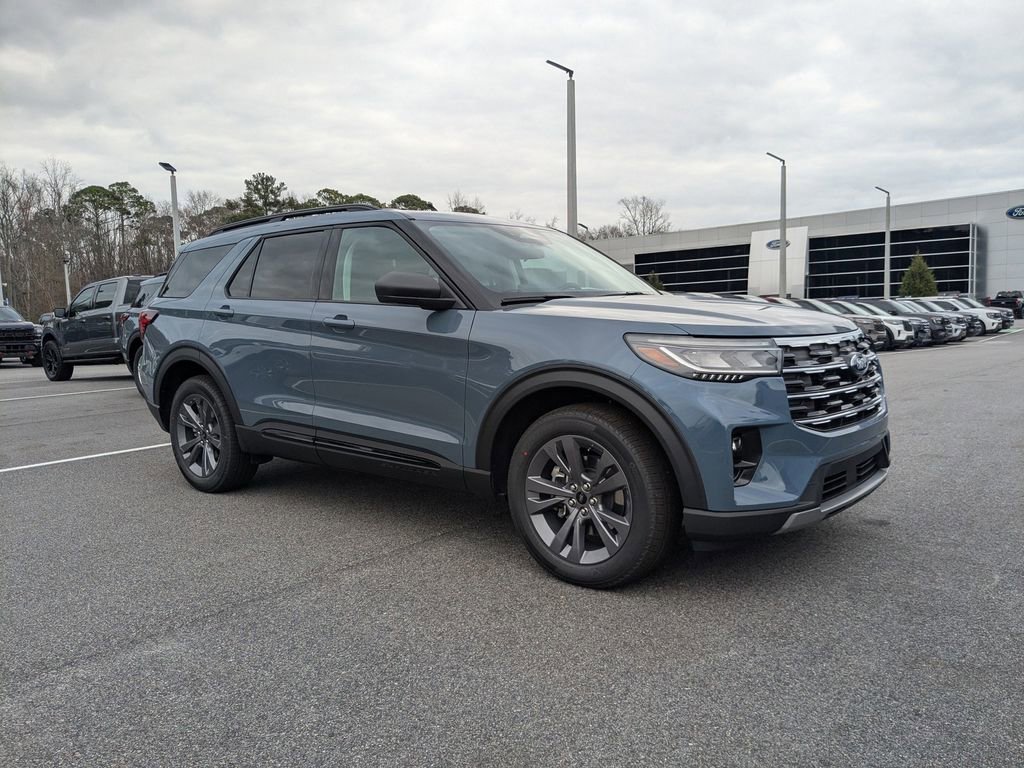 New 2026 Ford Explorer Active w/ Active Comfort Package image 2