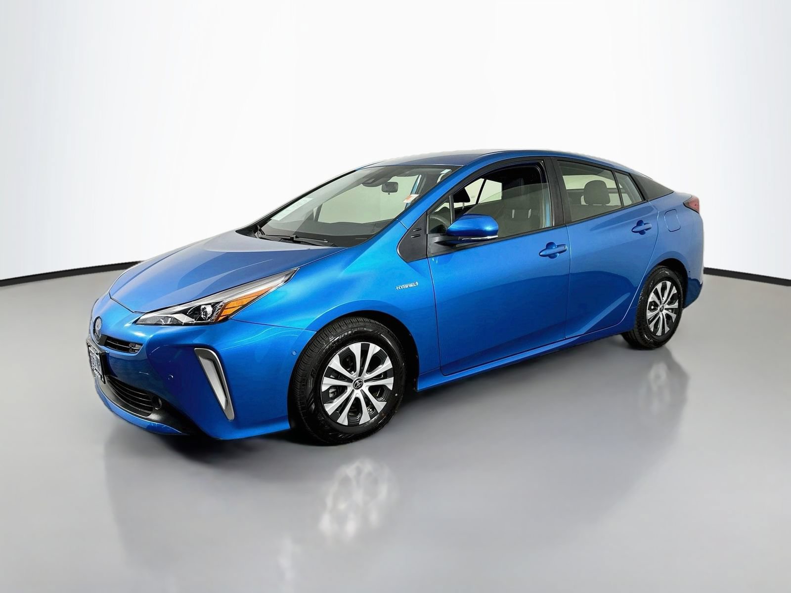 Used 2021 Toyota Prius LE AWD/4WD image 4