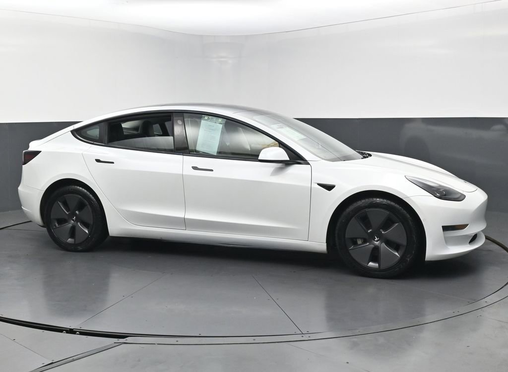 Used 2021 Tesla Model 3 Standard Range Plus image 5