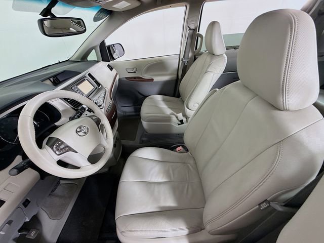Used 2013 Toyota Sienna XLE FWD image 6