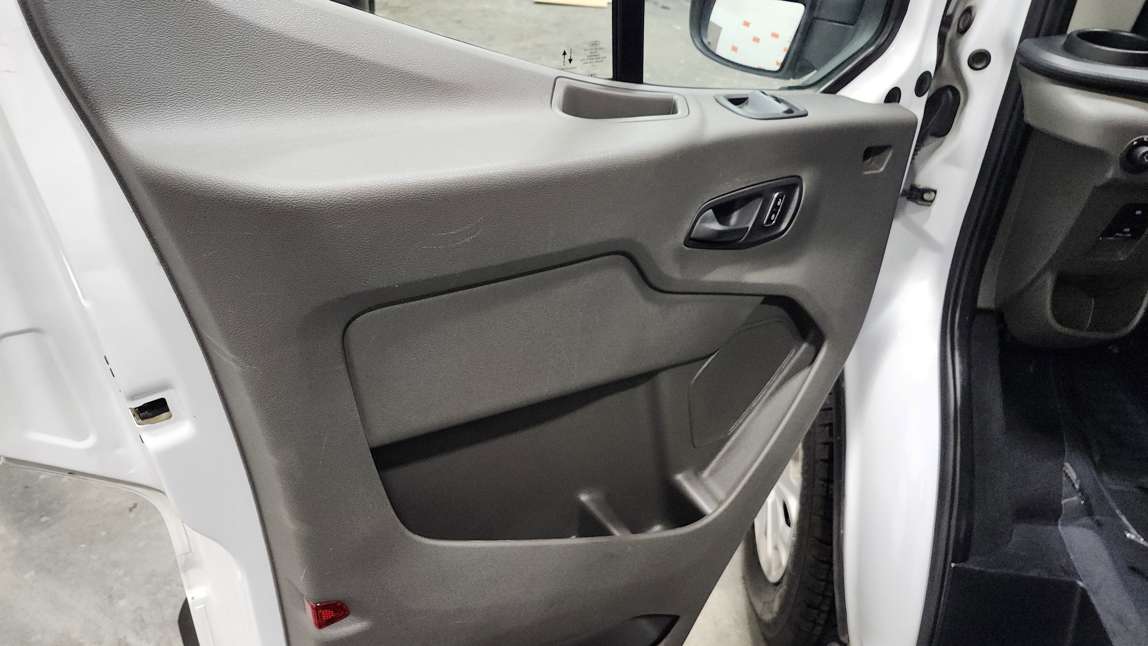 Used 2023 Ford Transit 350 XLT image 27