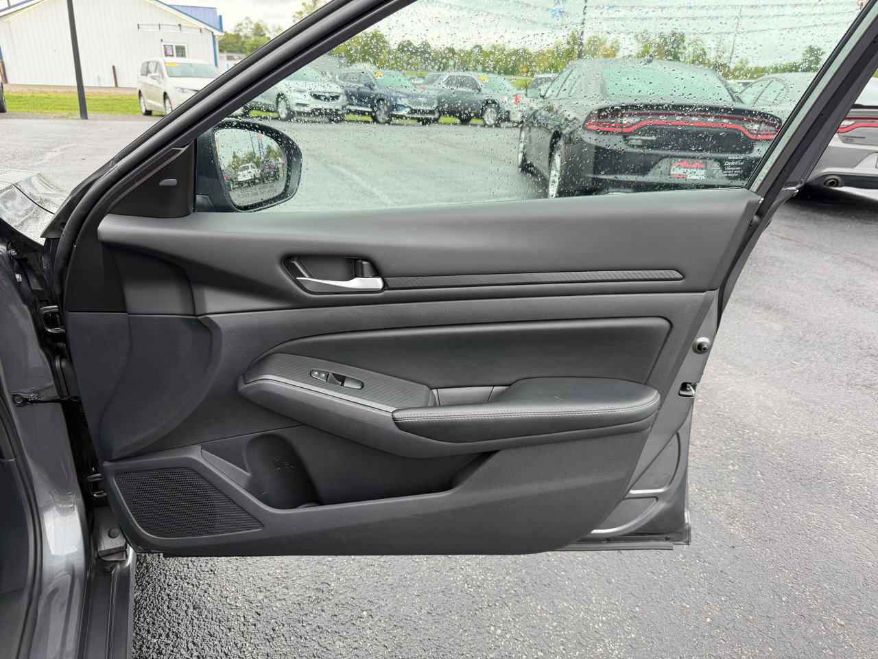 Used 2024 Nissan Altima 2.5 SV image 19