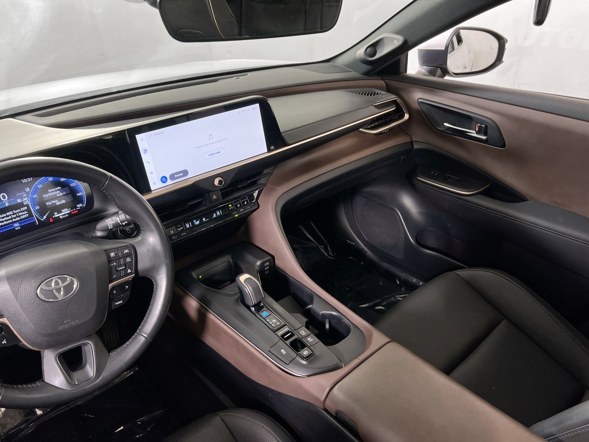 Used 2023 Toyota Crown Limited image 22