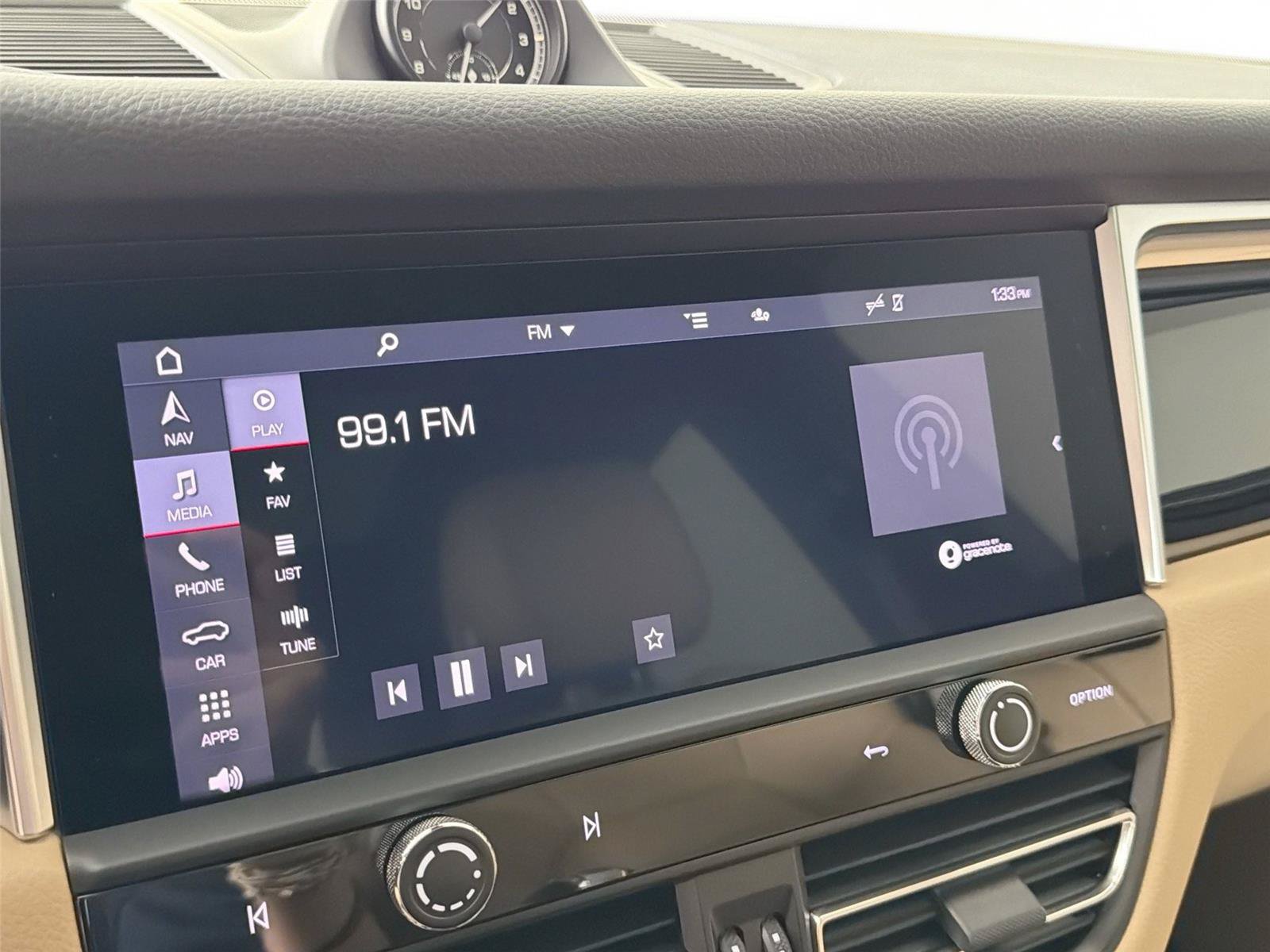 Certified 2023 Porsche Macan S AWD/4WD image 21