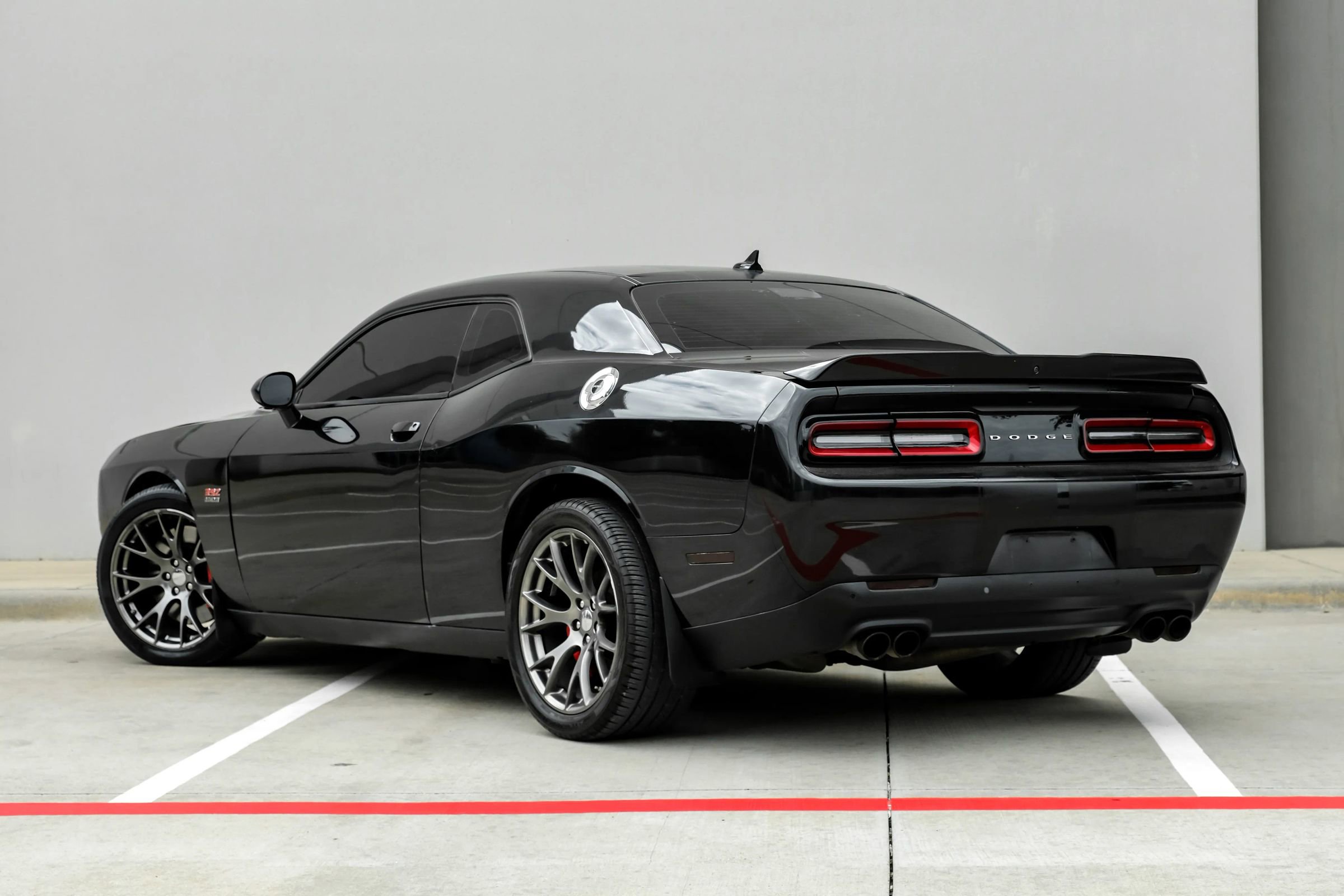 Used 2015 Dodge Challenger SRT w/ Technology Group RWD image 16