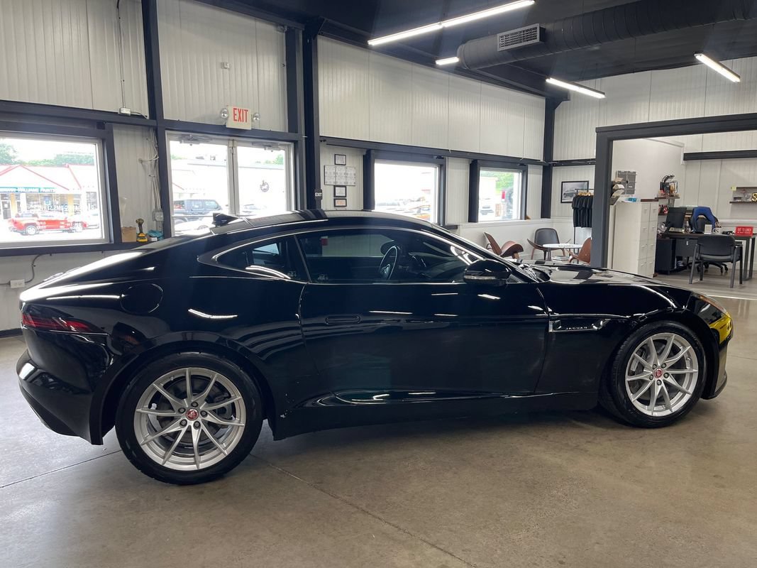Used 2018 Jaguar F-TYPE Coupe RWD image 16