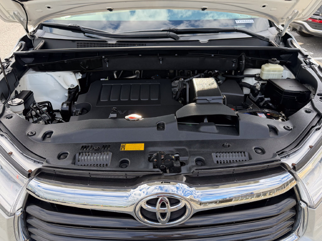 Used 2016 Toyota Highlander XLE AWD/4WD image 41